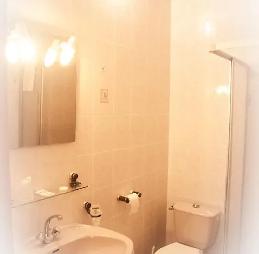 מלון & Restaurant Le Beau Sejour