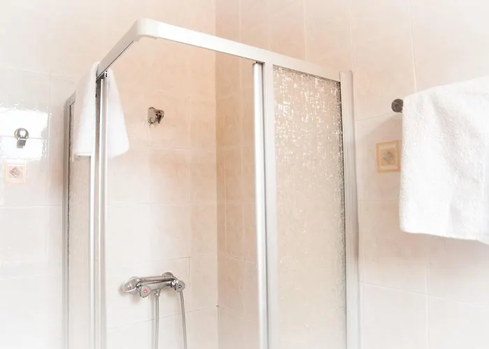 מלון & Restaurant Le Beau Sejour